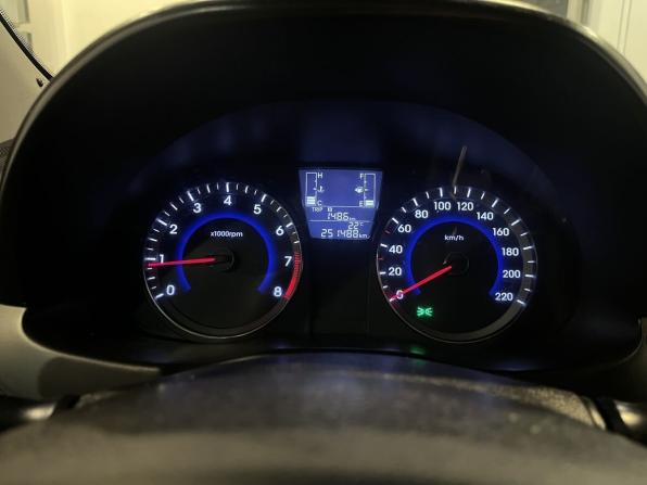 Hyundai Solaris I Рестайлинг с пробегом 2016 года, цена 695 000 рублей, 251487 км, седан, Автокод Объявления