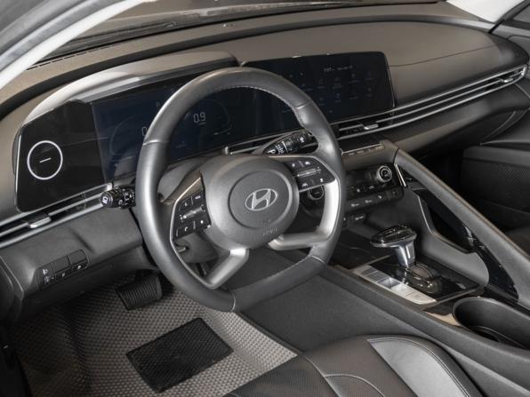 Hyundai Elantra VII (CN7) Рестайлинг с пробегом 2024 года, цена 2 282 654 рубля, 33550 км, седан, Автокод Объявления
