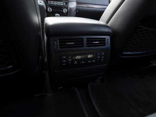 Toyota Land Cruiser 200 Series Рестайлинг 2 с пробегом 2017 года, цена 5 800 000 рублей, 197309 км, внедорожник, Автокод Объявления