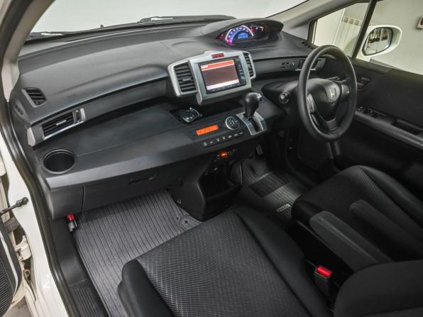Honda Freed I Рестайлинг с пробегом 2012 года, цена 1 099 000 рублей, 205923 км, компактвэн, Автокод Объявления