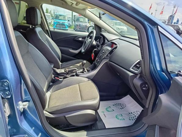 Opel Astra J Рестайлинг с пробегом 2012 года, цена 809 995 рублей, 102035 км, хэтчбек, Автокод Объявления