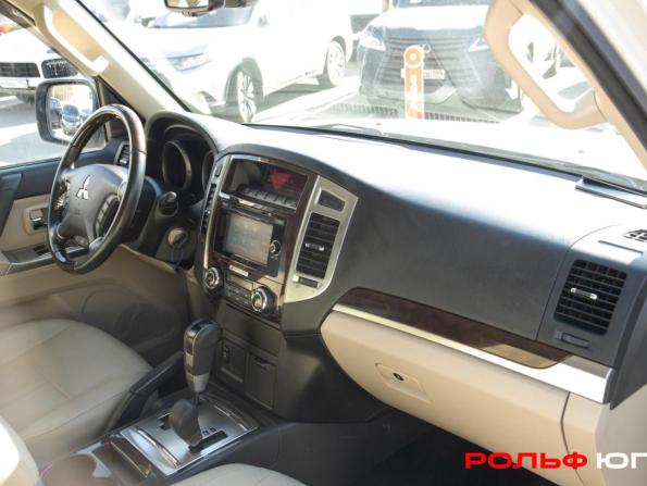 Mitsubishi Pajero IV Рестайлинг 2 с пробегом 2019 года, цена 3 688 000 рублей, 37122 км, внедорожник, Автокод Объявления