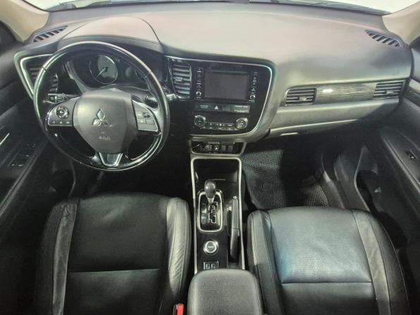 Mitsubishi Outlander III Рестайлинг 2 с пробегом 2017 года, цена 1 998 000 рублей, 116000 км, внедорожник, Автокод Объявления