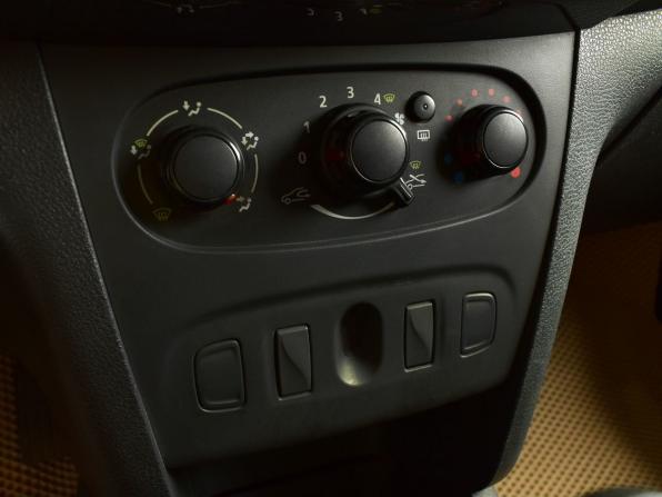 Renault Logan II с пробегом 2014 года, цена 599 995 рублей, 104255 км, седан, Автокод Объявления
