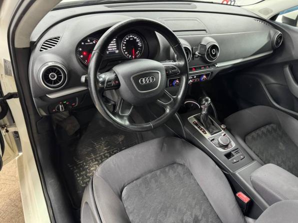 Audi A3 III (8V) с пробегом 2013 года, цена 989 000 рублей, 240000 км, хэтчбек, Автокод Объявления