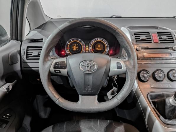 Toyota Auris I Рестайлинг с пробегом 2010 года, цена 1 175 000 рублей, 72602 км, хэтчбек, Автокод Объявления