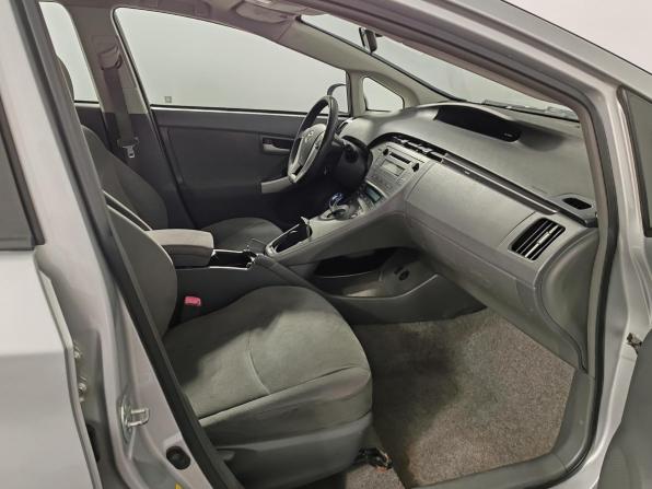 Toyota Prius III (XW30) с пробегом 2010 года, цена 999 000 рублей, 229450 км, хэтчбек, Автокод Объявления
