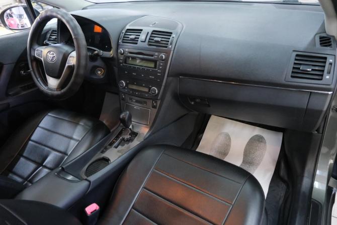 Toyota Avensis III с пробегом 2009 года, цена 949 000 рублей, 310000 км, седан, Автокод Объявления