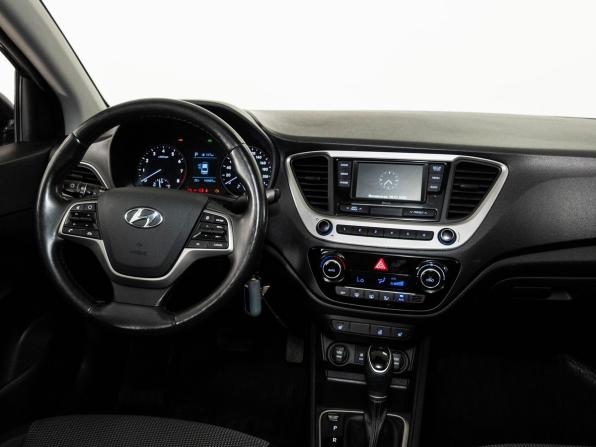 Hyundai Solaris II с пробегом 2018 года, цена 1 348 000 рублей, 140006 км, седан, Автокод Объявления