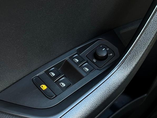 Skoda Karoq I с пробегом 2022 года, цена 2 352 600 рублей, 125770 км, внедорожник, Автокод Объявления
