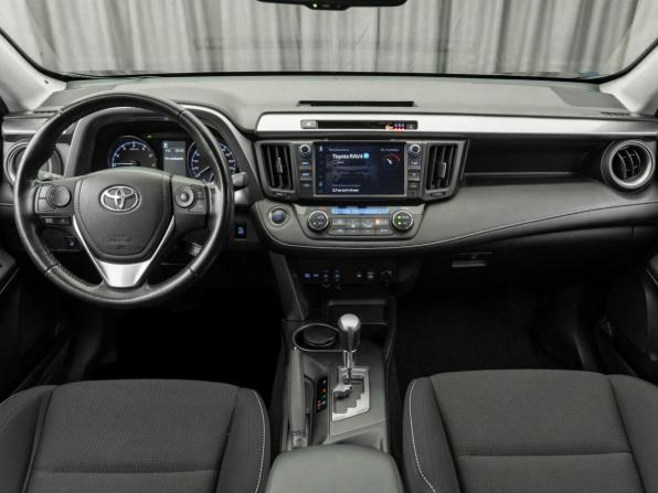 Toyota RAV4 IV (XA40) Рестайлинг с пробегом 2017 года, цена 2 900 000 рублей, 71290 км, внедорожник, Автокод Объявления