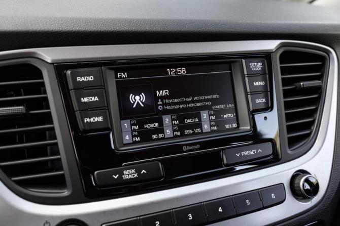 Hyundai Solaris II с пробегом 2017 года, цена 1 359 000 рублей, 120026 км, седан, Автокод Объявления