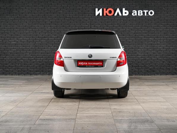Skoda Fabia II Рестайлинг с пробегом 2013 года, цена 900 000 рублей, 153465 км, хэтчбек, Автокод Объявления