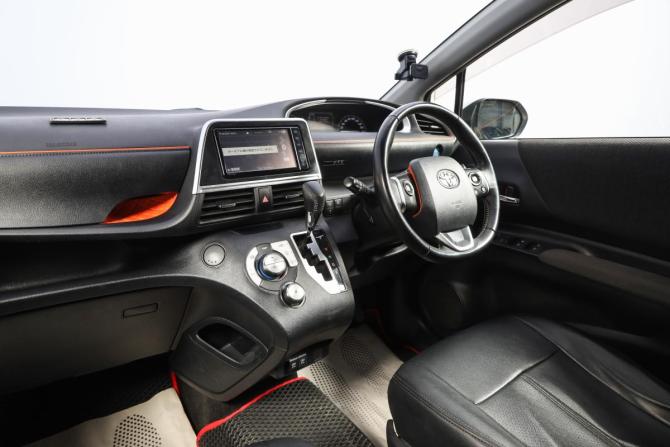 Toyota Sienta II Рестайлинг с пробегом 2020 года, цена 1 899 000 рублей, 74000 км, компактвэн, Автокод Объявления