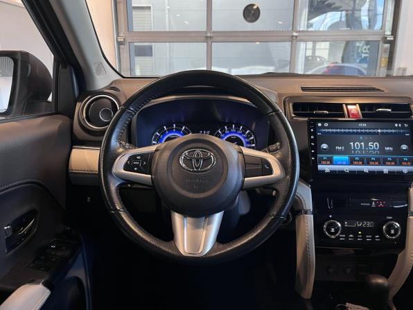 Toyota Rush II с пробегом 2022 года, цена 2 290 000 рублей, 112486 км, внедорожник, Автокод Объявления