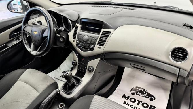 Chevrolet Cruze I с пробегом 2012 года, цена 590 000 рублей, 182967 км, хэтчбек, Автокод Объявления