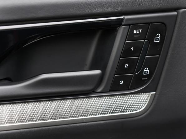 Porsche Cayenne III Рестайлинг с пробегом 2024 года, цена 13 898 000 рублей, 34331 км, внедорожник, Автокод Объявления