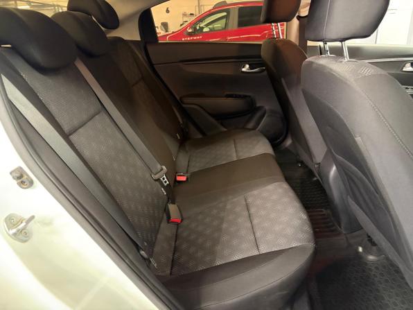 Kia Rio IV с пробегом 2017 года, цена 1 437 000 рублей, 92350 км, седан, Автокод Объявления