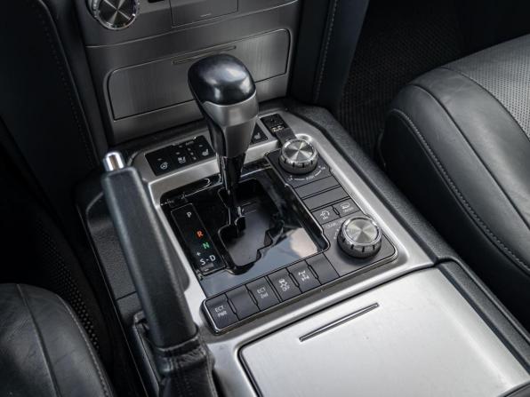 Toyota Land Cruiser 200 Series Рестайлинг 2 с пробегом 2018 года, цена 7 999 000 рублей, 112201 км, внедорожник, Автокод Объявления