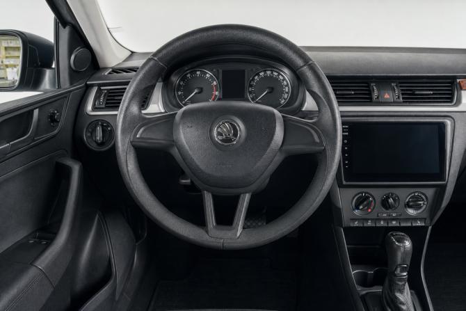 Skoda Rapid I с пробегом 2016 года, цена 1 389 000 рублей, 100300 км, седан, Автокод Объявления