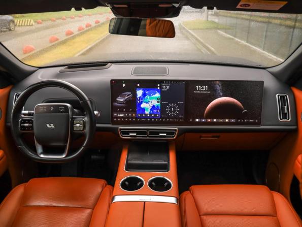 Li Auto (Lixiang) L9 I с пробегом 2023 года, цена 5 679 000 рублей, 98650 км, внедорожник, Автокод Объявления