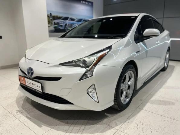 Toyota Prius IV (XW50) с пробегом 2016 года, цена 1 375 000 рублей, 201000 км, лифтбек, Автокод Объявления
