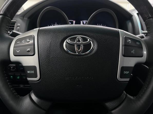 Toyota Land Cruiser 200 Series Рестайлинг 1 с пробегом 2012 года, цена 3 350 000 рублей, 299710 км, внедорожник, Автокод Объявления
