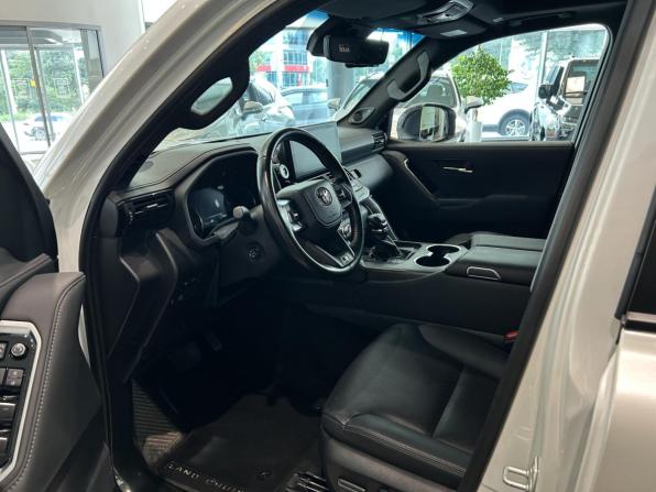 Toyota Land Cruiser 300 Series с пробегом 2022 года, цена 10 979 000 рублей, 51016 км, внедорожник, Автокод Объявления