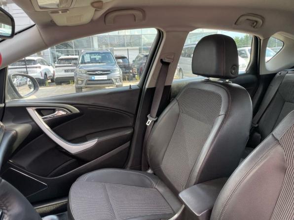 Opel Astra J с пробегом 2010 года, цена 695 000 рублей, 186540 км, хэтчбек, Автокод Объявления