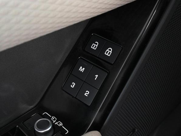 Land Rover Range Rover Velar I с пробегом 2021 года, цена 4 699 000 рублей, 43561 км, внедорожник, Автокод Объявления