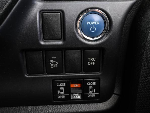 Toyota Noah III (R80) с пробегом 2014 года, цена 1 849 000 рублей, 268897 км, минивэн, Автокод Объявления