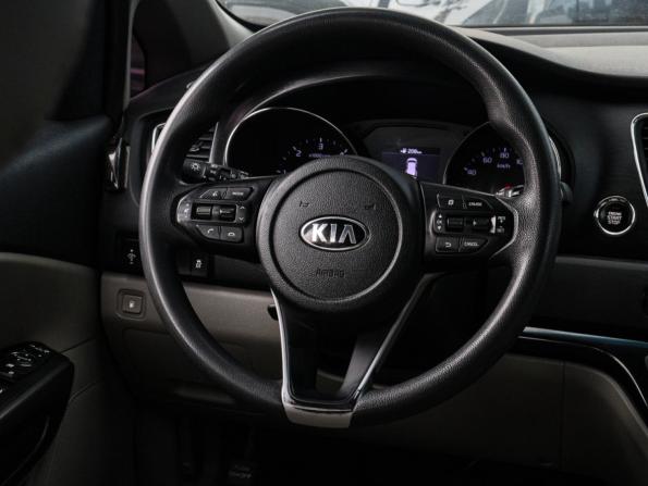 Kia Carnival III с пробегом 2018 года, цена 2 800 000 рублей, 105254 км, минивэн, Автокод Объявления