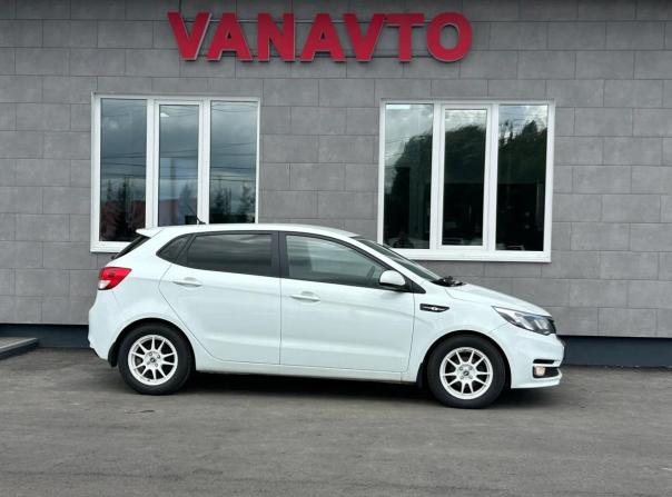 Kia Rio III Рестайлинг с пробегом 2016 года, цена 1 090 000 рублей, 117580 км, хэтчбек, Автокод Объявления