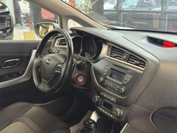 Kia Ceed II Рестайлинг с пробегом 2015 года, цена 1 120 000 рублей, 117774 км, хэтчбек, Автокод Объявления