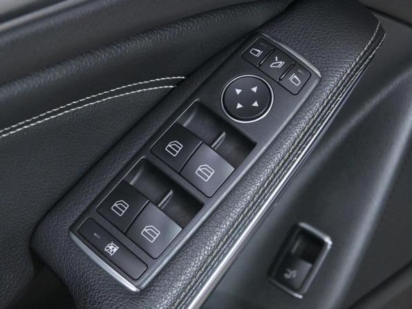 Mercedes-Benz GLA I (X156) Рестайлинг с пробегом 2019 года, цена 2 070 000 рублей, 142098 км, внедорожник, Автокод Объявления