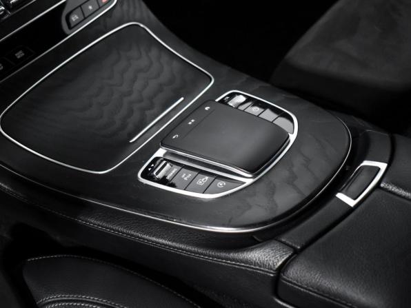 Mercedes-Benz E-Класс V (W213 S213 C238) Рестайлинг с пробегом 2021 года, цена 2 990 000 рублей, 220000 км, седан, Автокод Объявления