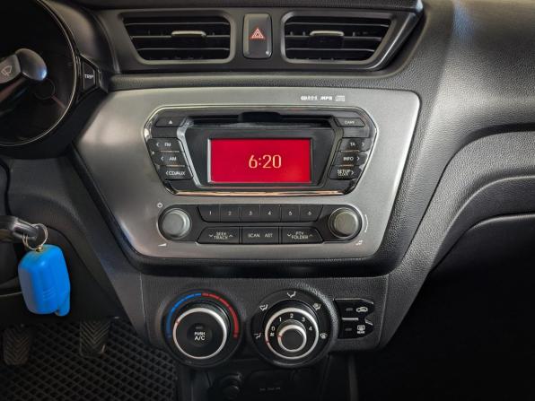 Kia Rio III с пробегом 2013 года, цена 829 500 рублей, 180000 км, седан, Автокод Объявления