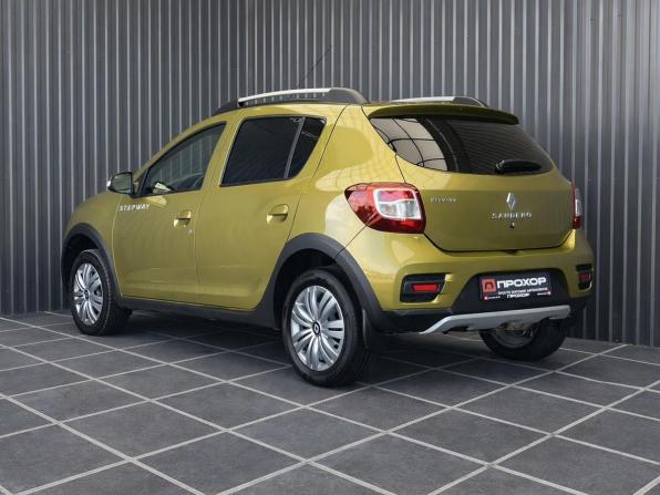 Renault Sandero II с пробегом 2016 года, цена 887 000 рублей, 116179 км, хэтчбек, Автокод Объявления