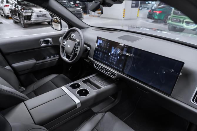 Новый Li Auto (Lixiang) L7 I Рестайлинг 2025 года, цена 8 075 000 рублей, внедорожник, Автокод Объявления