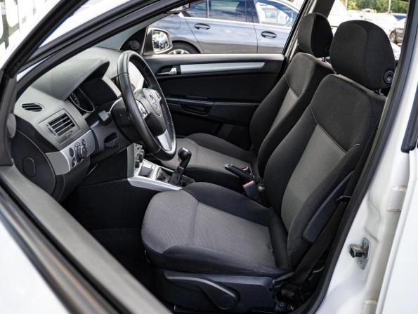 Opel Astra H Рестайлинг с пробегом 2014 года, цена 625 000 рублей, 252717 км, седан, Автокод Объявления