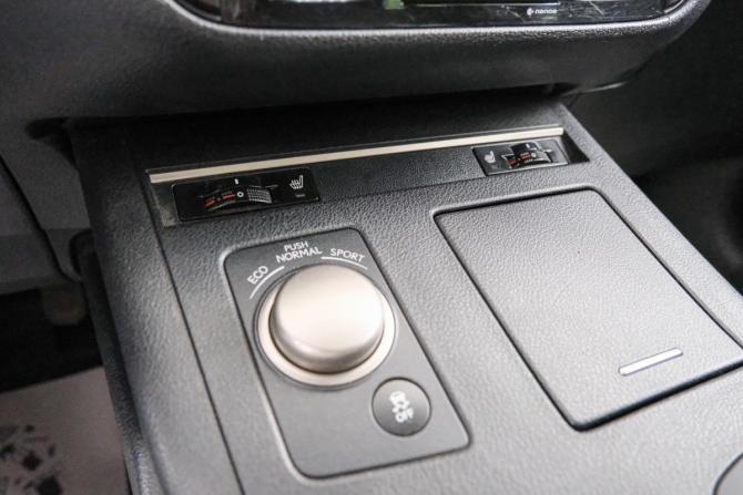 Lexus ES VI с пробегом 2015 года, цена 2 099 000 рублей, 167000 км, седан, Автокод Объявления