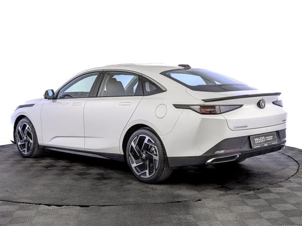 Changan Lamore с пробегом 2024 года, цена 2 319 000 рублей, 178 км, седан, Автокод Объявления