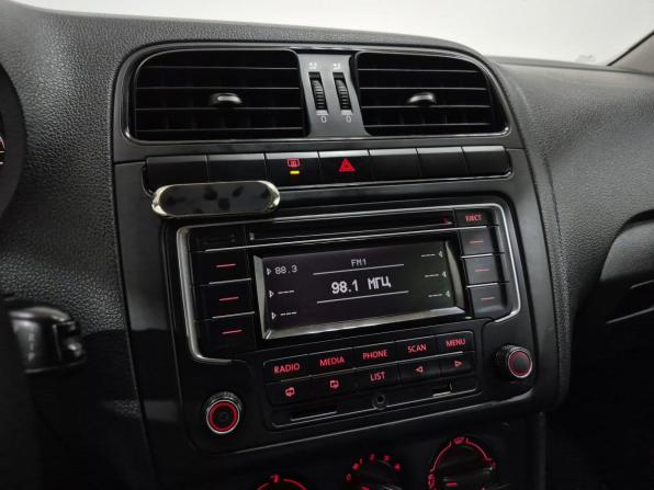 Volkswagen Polo V с пробегом 2015 года, цена 690 000 рублей, 223926 км, седан, Автокод Объявления