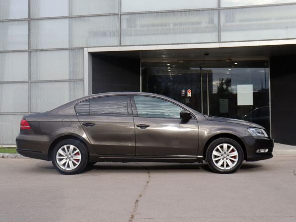 Volkswagen Passat B7 с пробегом 2013 года, цена 1 010 000 рублей, 302355 км, седан, Автокод Объявления
