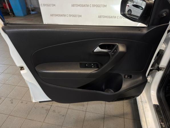 Volkswagen Polo V с пробегом 2012 года, цена 559 000 рублей, 204000 км, седан, Автокод Объявления