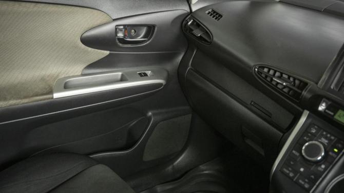 Toyota Wish II с пробегом 2009 года, цена 999 000 рублей, 204047 км, минивэн, Автокод Объявления