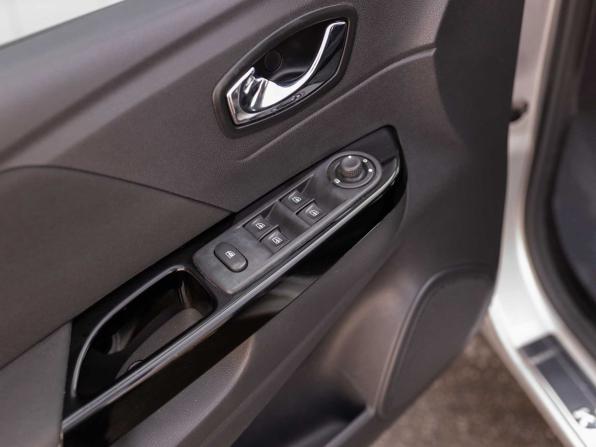 Renault Kaptur I с пробегом 2019 года, цена 1 330 000 рублей, 87483 км, внедорожник, Автокод Объявления
