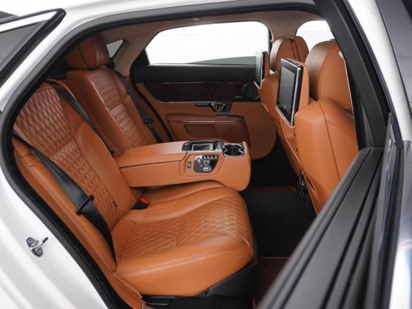 Jaguar XJ IV (X351) Рестайлинг с пробегом 2019 года, цена 3 940 000 рублей, 97620 км, седан, Автокод Объявления