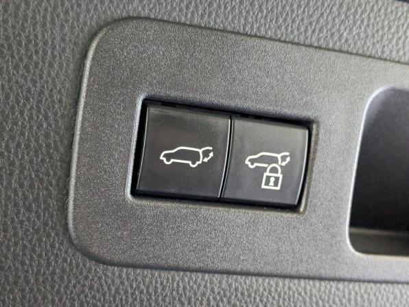 Toyota Land Cruiser 300 Series с пробегом 2022 года, цена 9 990 000 рублей, 57894 км, внедорожник, Автокод Объявления