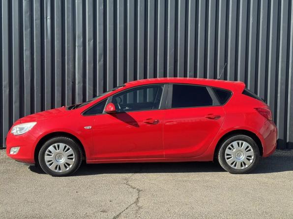 Opel Astra J с пробегом 2011 года, цена 560 000 рублей, 148230 км, хэтчбек, Автокод Объявления